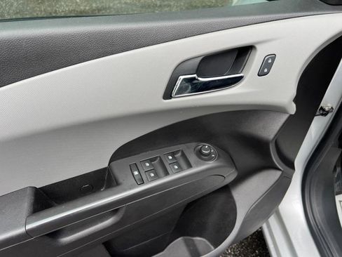 Used 2014 Chevrolet Sonic LT w/ Fun and Sun Package image 9