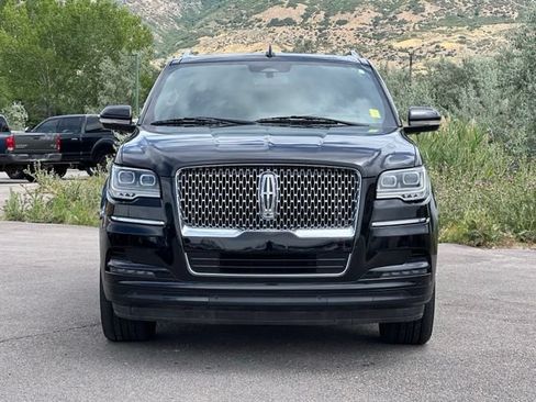 Used 2024 Lincoln Navigator Reserve AWD/4WD image 2