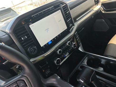 Used 2024 Ford F150 Lariat AWD/4WD image 3