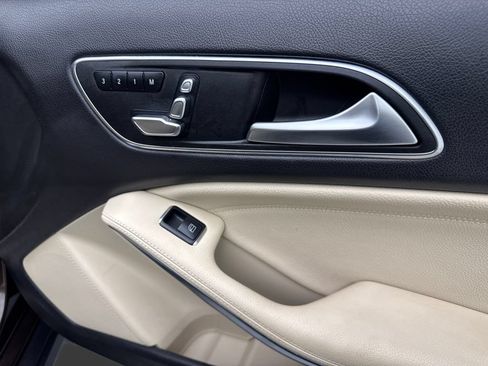 Used 2018 Mercedes-Benz GLA 250 image 46