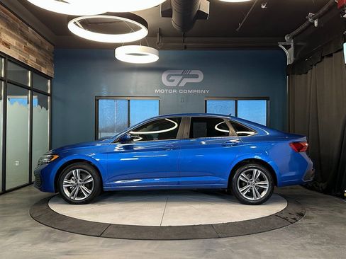 Used 2024 Volkswagen Jetta SE image 6