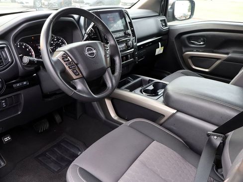 Used 2024 Nissan Titan SV w/ SV Bronze Edition Package RWD image 3