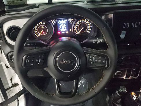 Used 2024 Jeep Gladiator Sport image 27