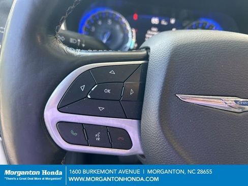 Used 2021 Chrysler Pacifica Touring-L w/ Uconnect Theater Family Group FWD image 20