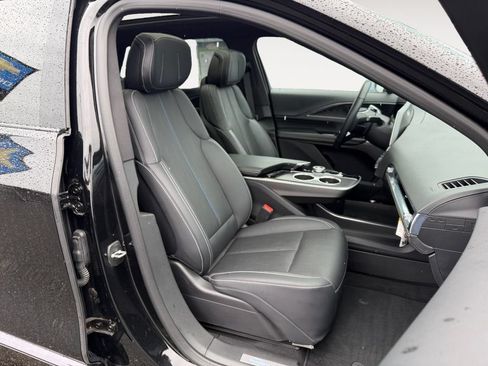 Used 2024 Cadillac Lyriq Sport AWD/4WD image 24