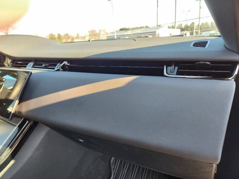 Certified 2024 Land Rover Range Rover Evoque S image 17