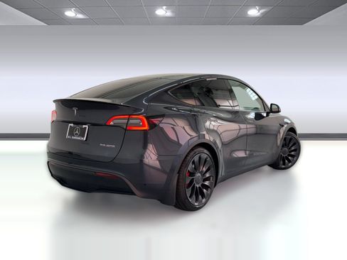 Used 2024 Tesla Model Y Performance AWD/4WD image 8