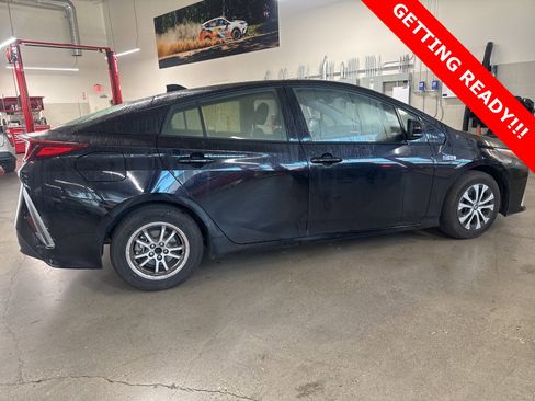 Used 2020 Toyota Prius Prime XLE image 6