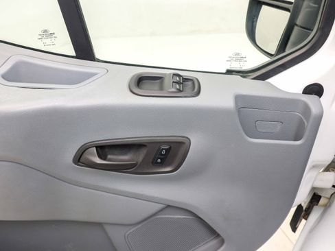 Used 2018 Ford Transit 150 XLT image 22