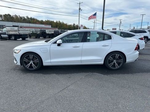 Used 2019 Volvo S60 T8 Inscription image 4