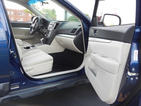 Used 2011 Subaru Outback 2.5i Premium w/ All-Weather Pkg AWD/4WD image 33