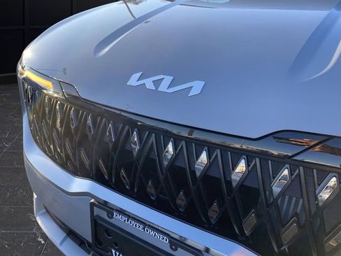New 2026 Kia Carnival EX image 47