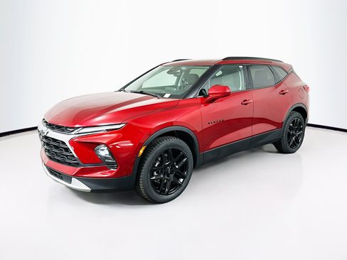 Used 2024 Chevrolet Blazer LT w/ Convenience Package FWD image 3