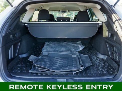 Used 2023 Subaru Outback Premium image 5