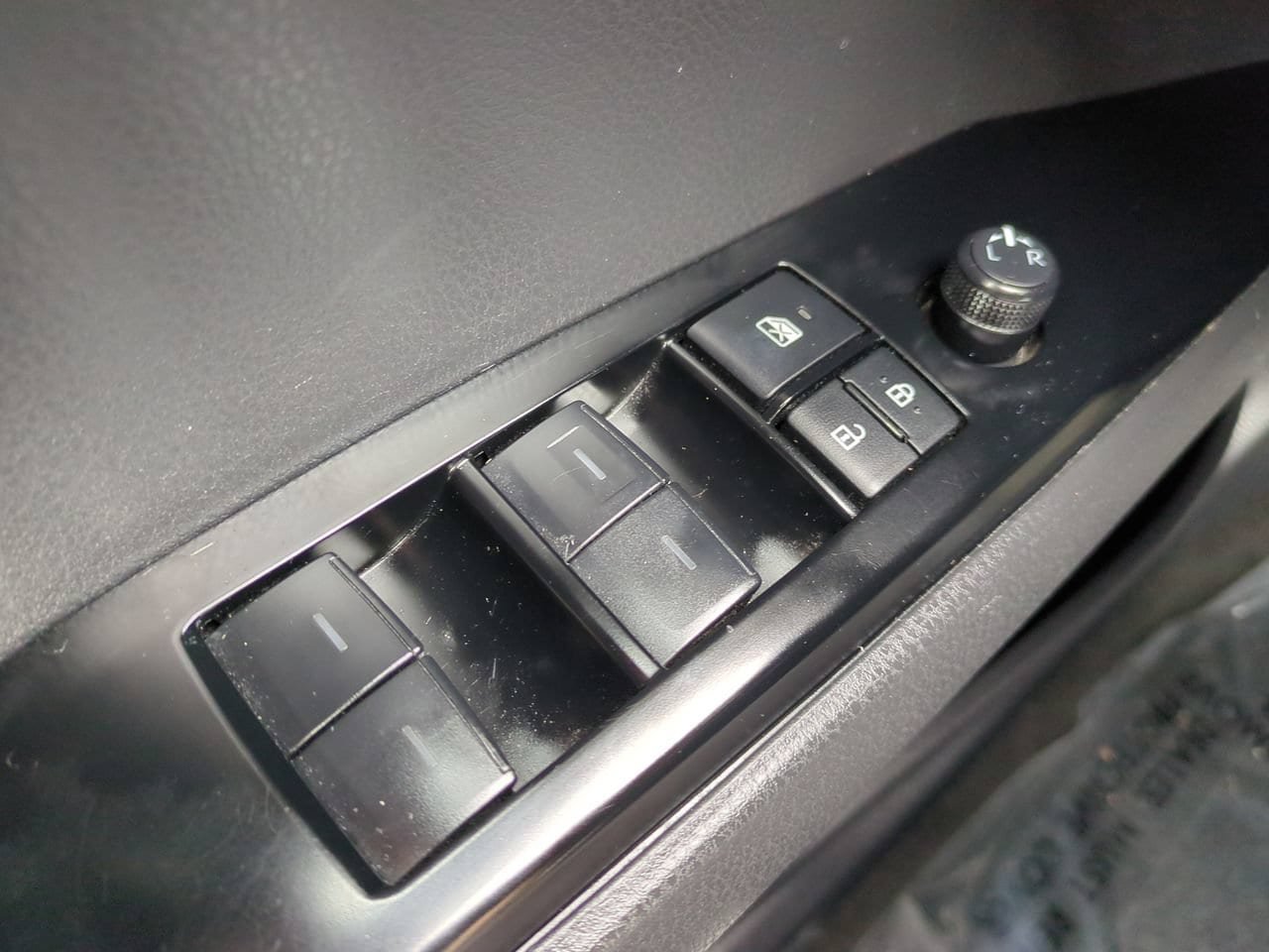 Used 2025 Toyota Camry SE AWD/4WD image 21