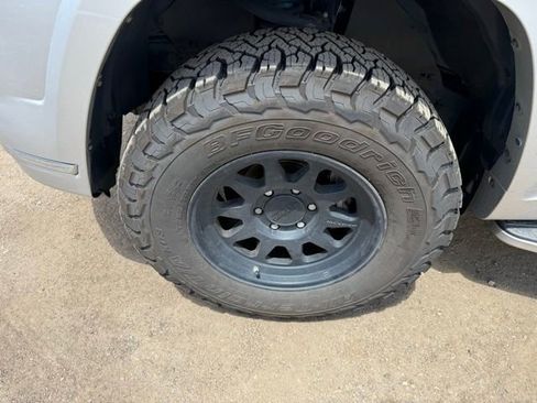 Used 2017 Toyota 4Runner Limited AWD/4WD image 10