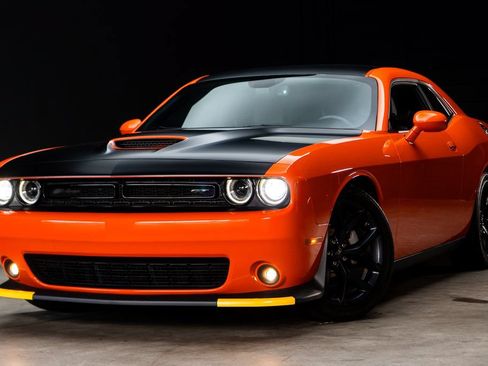 Used 2023 Dodge Challenger GT w/ Plus Package RWD image 2
