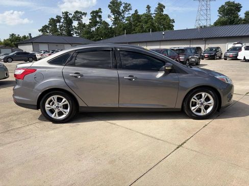 Used 2014 Ford Focus SE FWD image 4