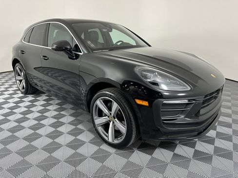 Certified 2025 Porsche Macan w/ Premium Package Plus AWD/4WD image 12