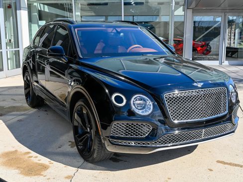 Used 2019 Bentley Bentayga AWD/4WD image 3