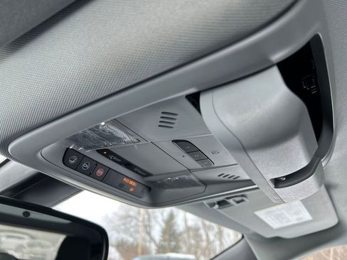 Used 2019 Chevrolet Blazer LT image 32