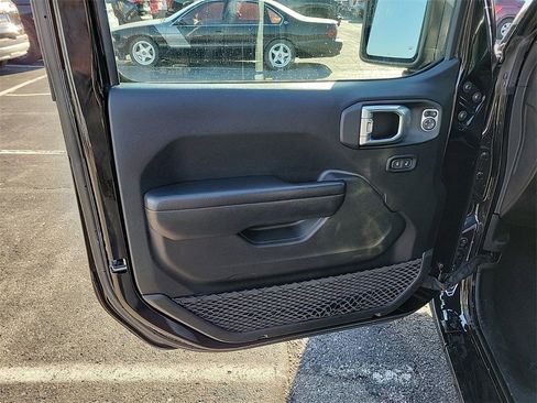 Used 2021 Jeep Wrangler Unlimited Sport image 18