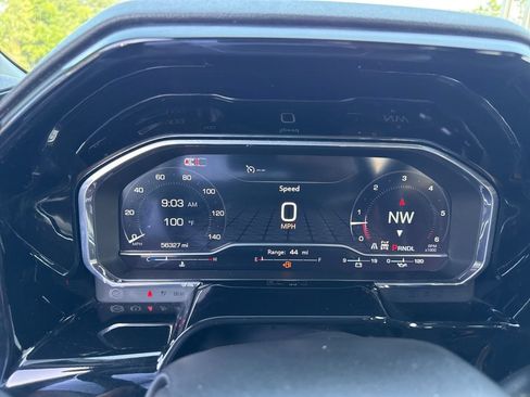 Used 2025 GMC Sierra 1500 SLT AWD/4WD image 15