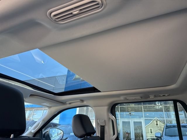 Used 2025 Ford Expedition Platinum AWD/4WD image 16