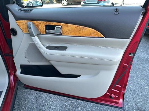 Used 2011 Lincoln MKX AWD w/ 102A Rapid Spec Order Code image 25