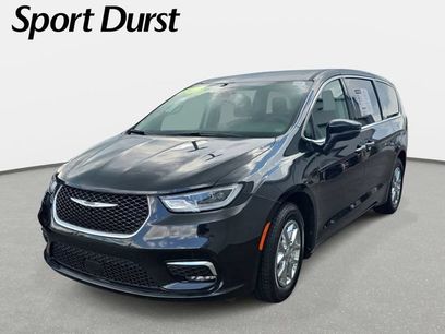 Used 2023 Chrysler Pacifica Touring-L