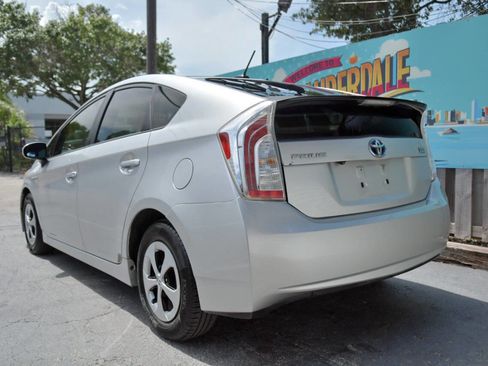 Used 2012 Toyota Prius Three image 8