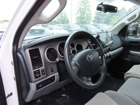 Used 2013 Toyota Tundra 4x4 Double Cab Long Bed w/ Convenience Pkg image 17