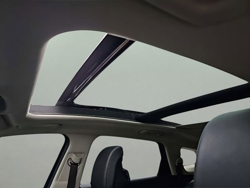 Used 2025 Kia Sportage EX w/ Premium Package image 23