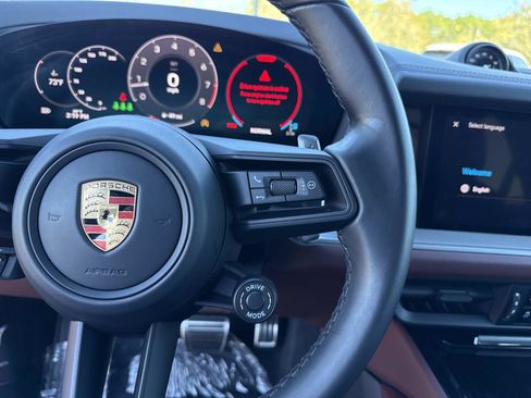 Used 2024 Porsche Cayenne S image 31