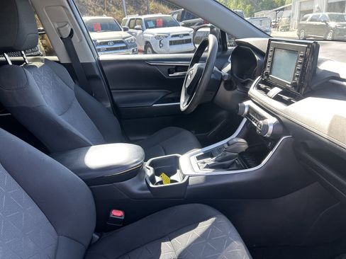 Used 2020 Toyota RAV4 XLE image 58