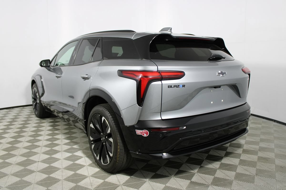 Used 2024 Chevrolet Blazer EV RS RWD image 35