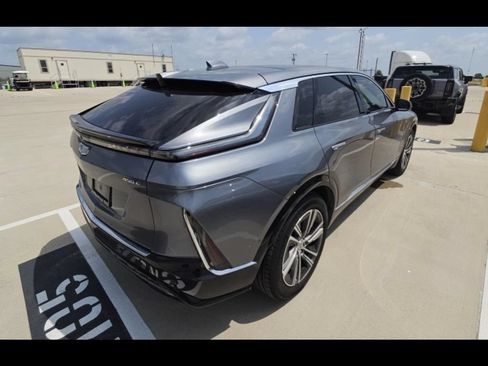 Used 2023 Cadillac Lyriq 2WD image 5