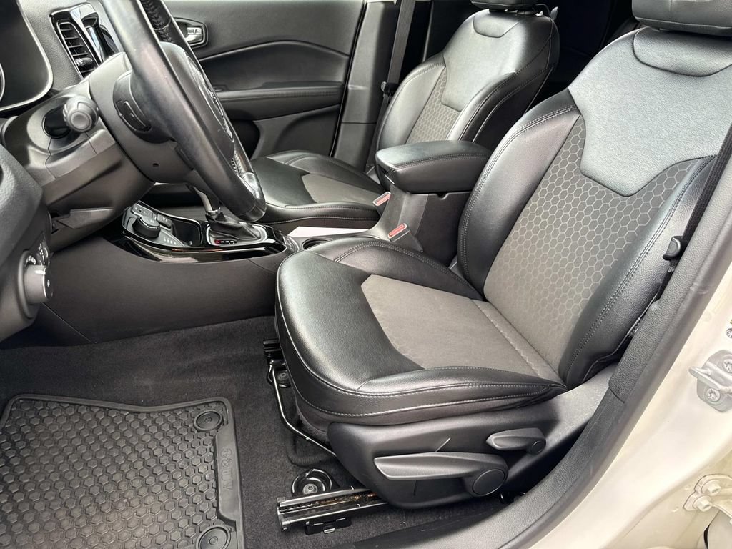 Used 2020 Jeep Compass Latitude AWD/4WD image 28