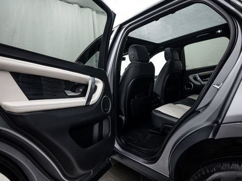 Used 2021 Land Rover Discovery Sport SE R-Dynamic image 18