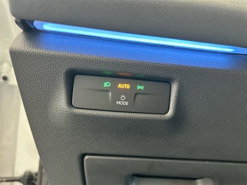 New 2026 Volkswagen Tiguan SE R-Line image 16