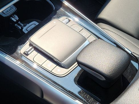 Used 2023 Mercedes-Benz GLB 250 4MATIC image 28