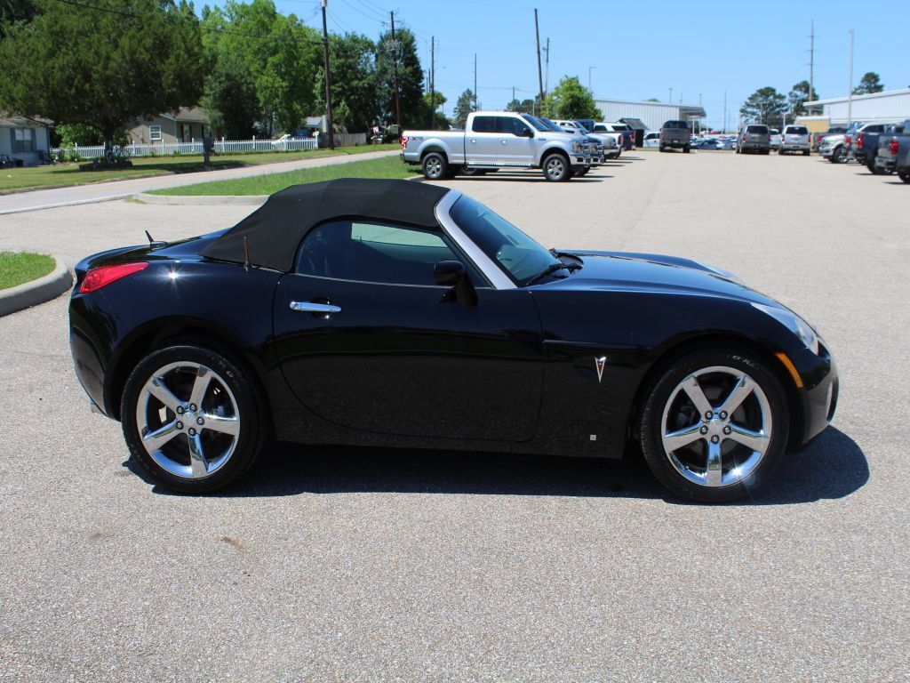 Used 2009 Pontiac Solstice Convertible w/ Preferred Package RWD image 4