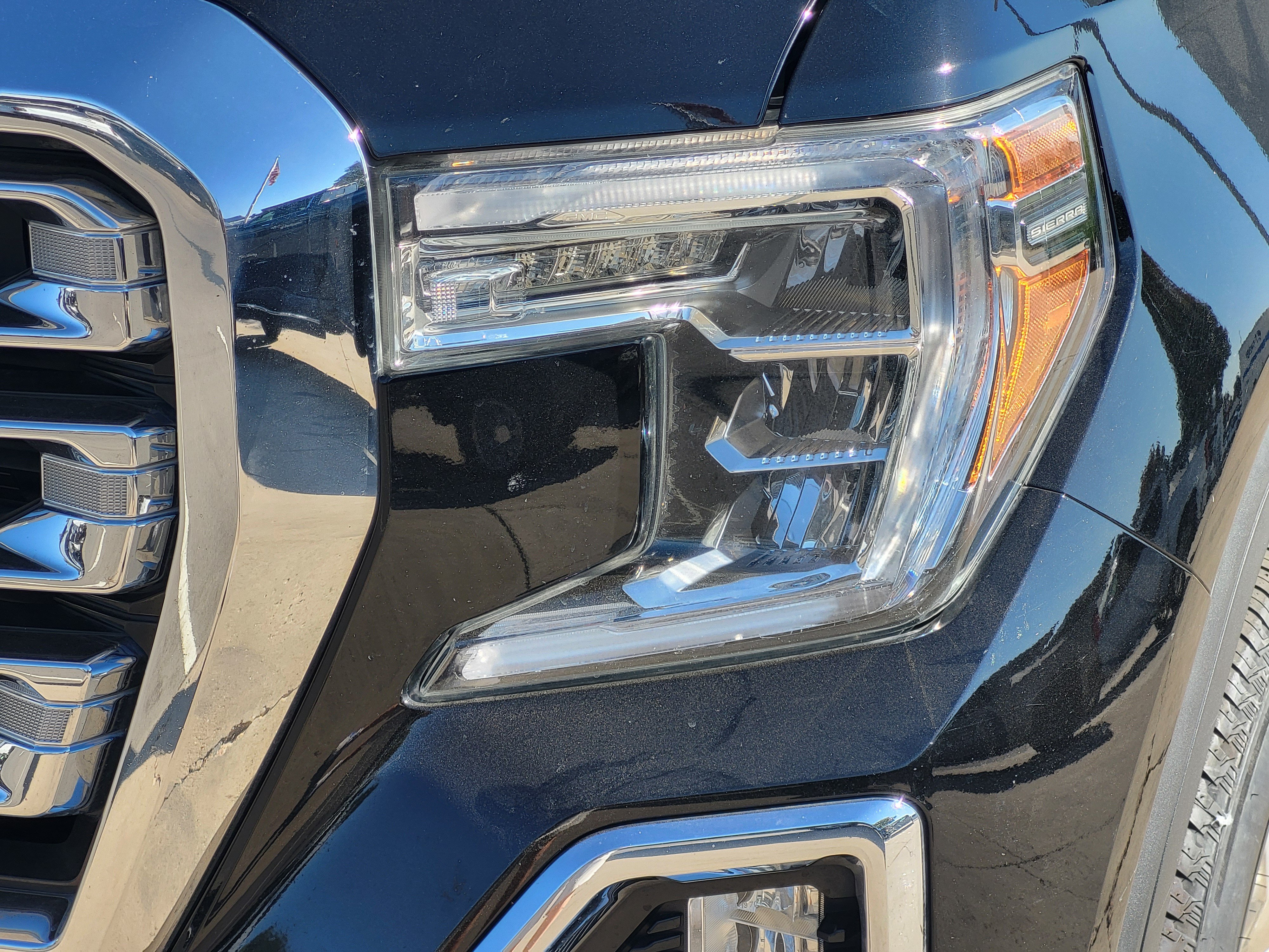 Used 2019 GMC Sierra 1500 SLT w/ SLT Premium Plus Package AWD/4WD image 6