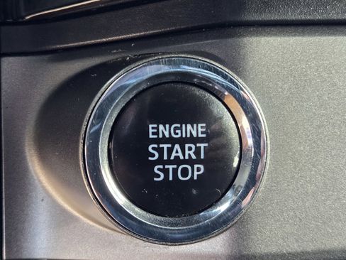 Used 2017 Toyota Tacoma TRD Sport w/ Tow Package RWD image 18