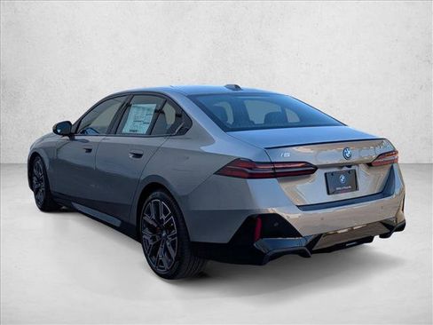 Used 2026 BMW i5 eDrive40 image 8