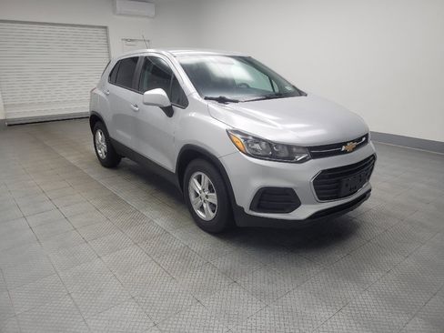 Used 2020 Chevrolet Trax LS w/ Tint and Cruise Package FWD image 11