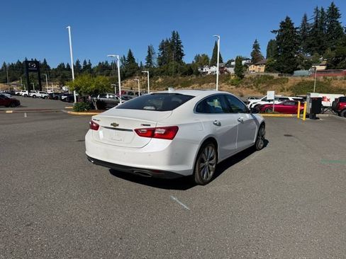 Used 2016 Chevrolet Malibu Premier w/ Driver Confidence Package II FWD image 3