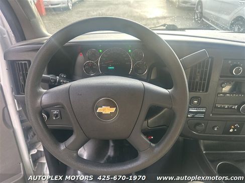 Used 2017 Chevrolet Express 2500 image 25