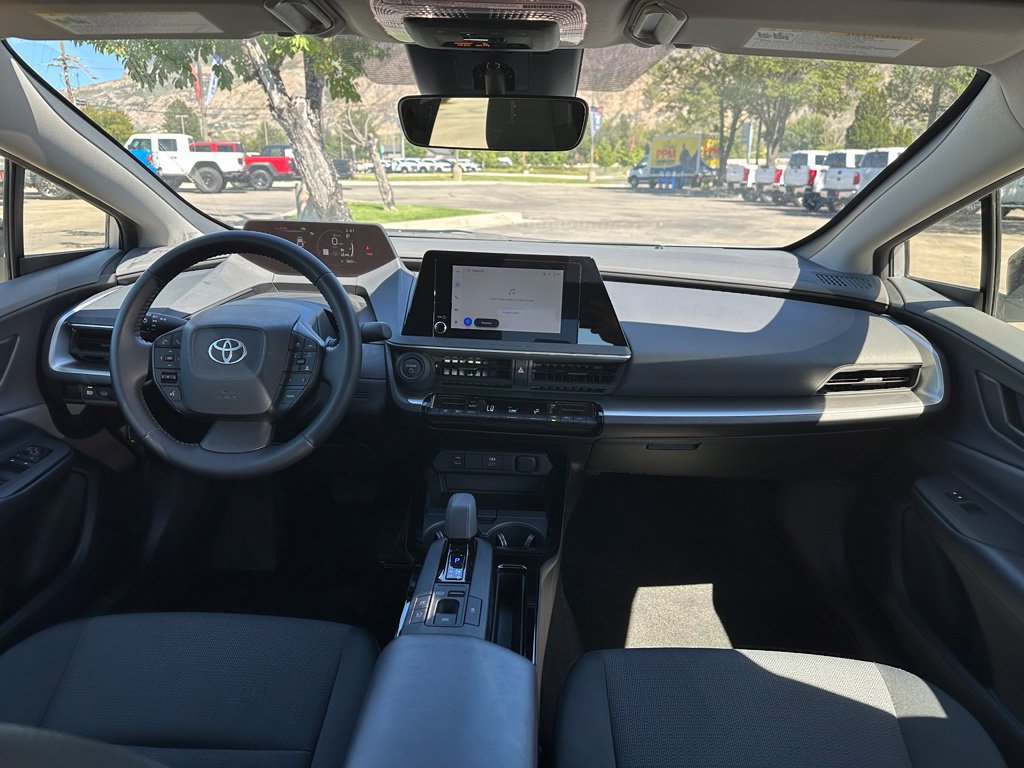 Used 2025 Toyota Prius LE FWD image 22