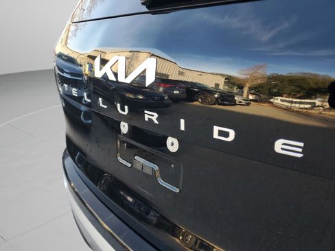 Used 2023 Kia Telluride LX image 33